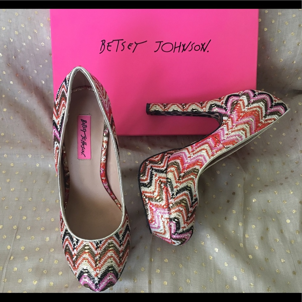 Betsey Johnson Platform Pumps “Vale”
